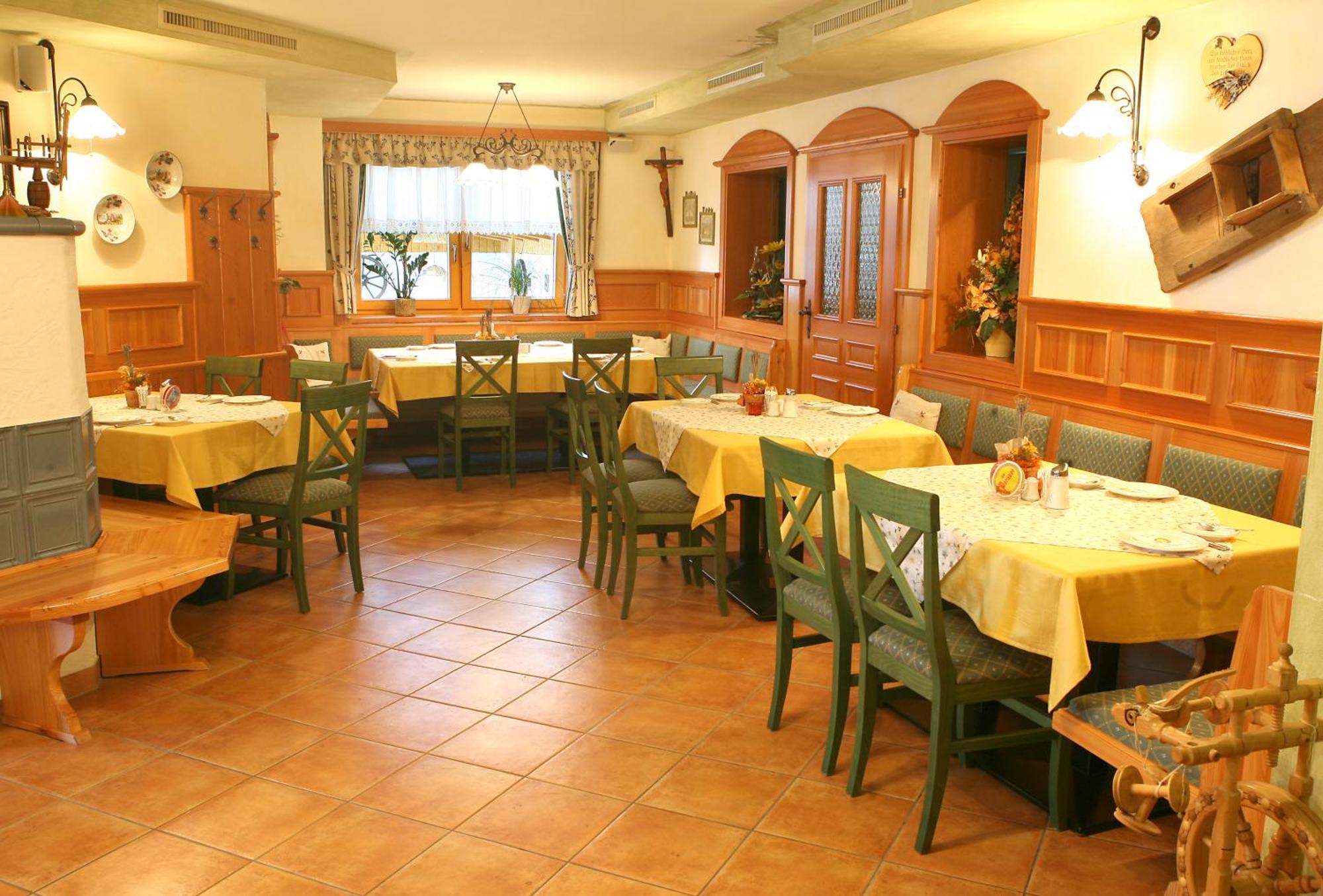 Hotel Kaeferhube Мурау Екстериор снимка