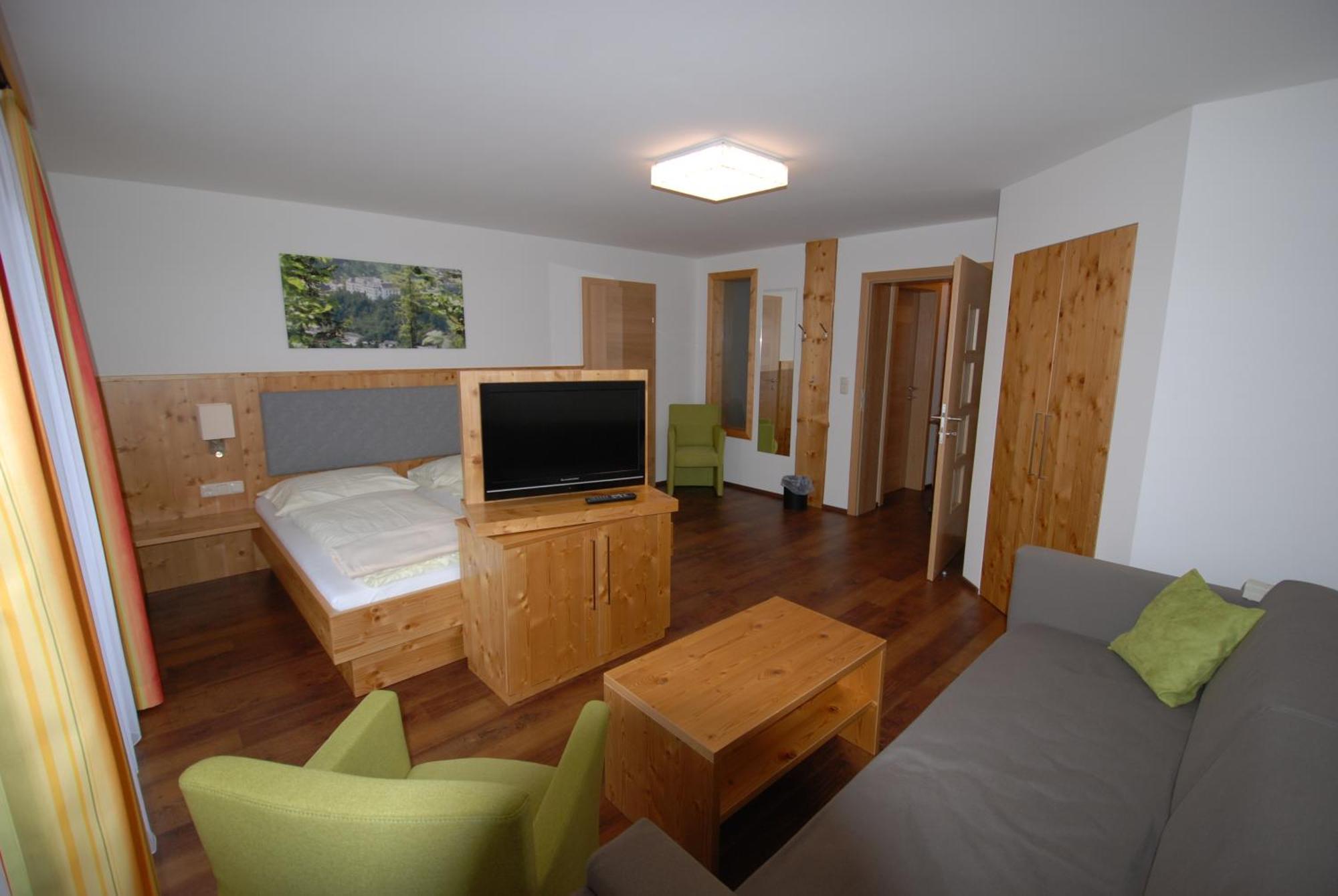 Hotel Kaeferhube Мурау Екстериор снимка