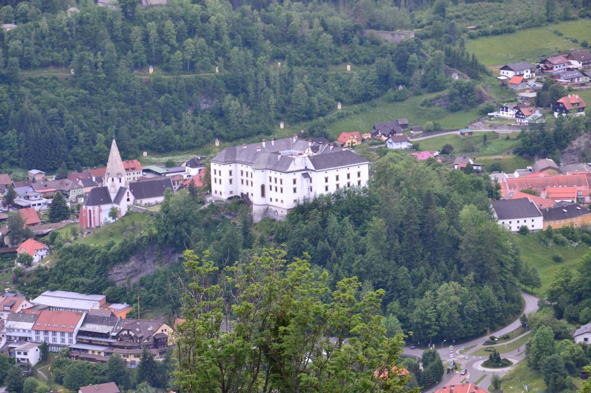 Hotel Kaeferhube Мурау Екстериор снимка