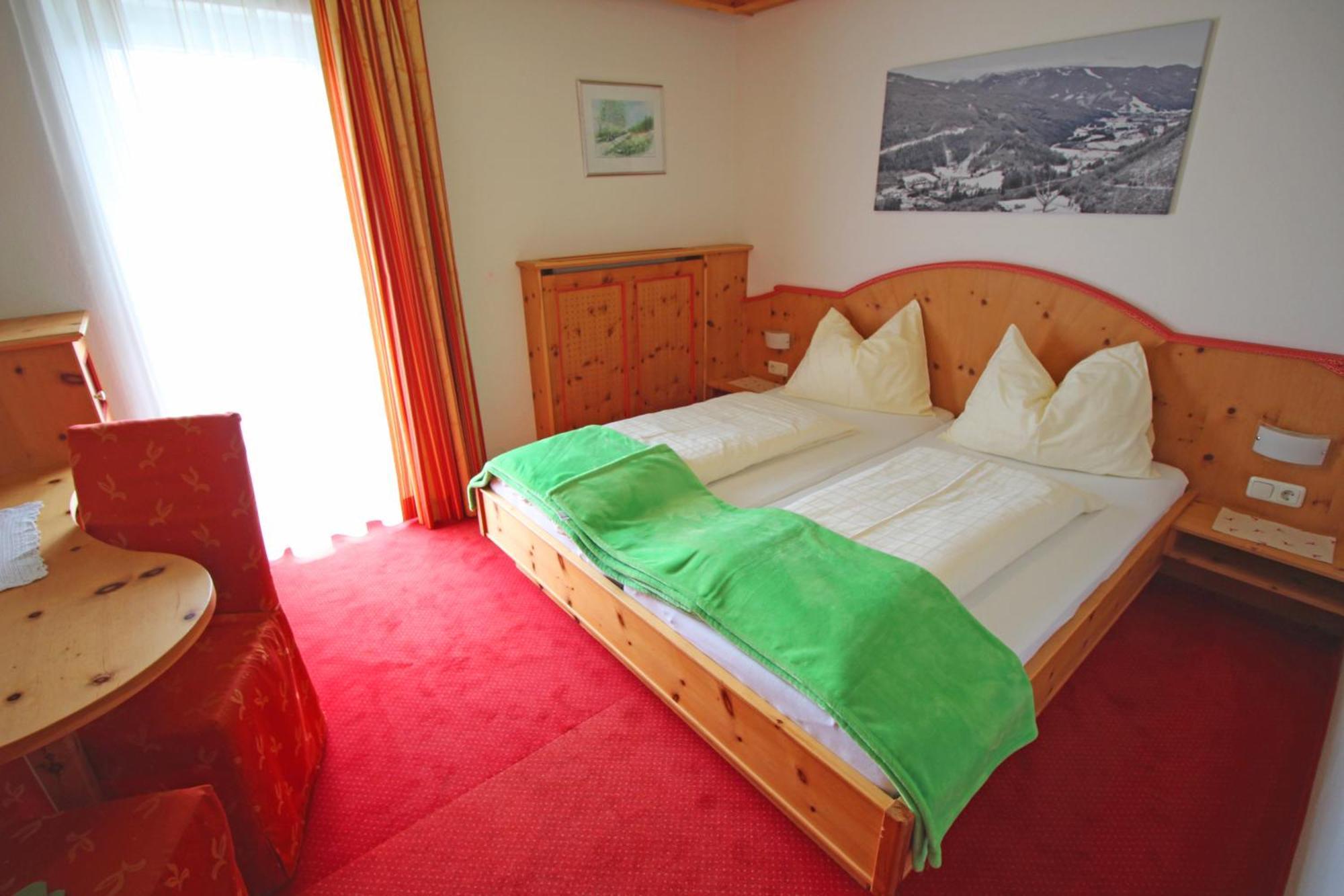 Hotel Kaeferhube Мурау Екстериор снимка