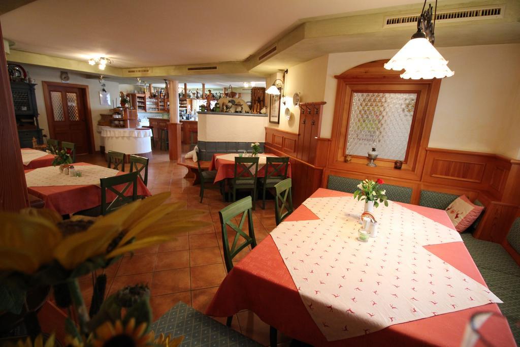 Hotel Kaeferhube Мурау Екстериор снимка